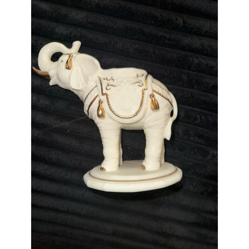 LENOX The Royal Elephant Vase Fine Ivory China - 8 inches Tall 2004 Handcrafted